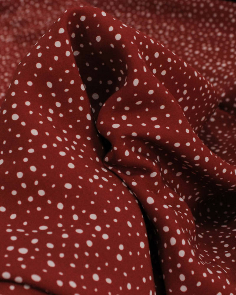 Tecido Viscose Premium Micro Pingos Irregulares Branco e Vermelho