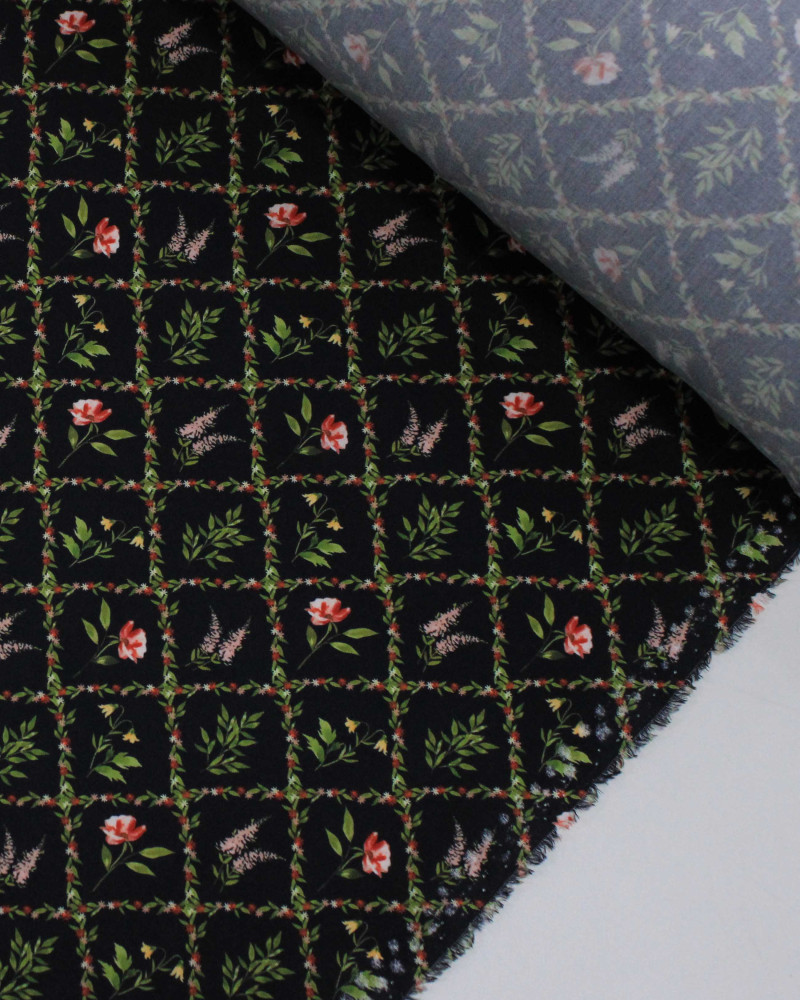 Tecido Viscose Premium Ramos e Flores em Recortes Colorido e Preto