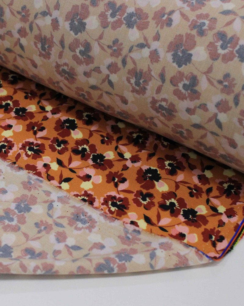 Tecido Viscose Premium Tapete Floral Abstrato Colorido e Laranja