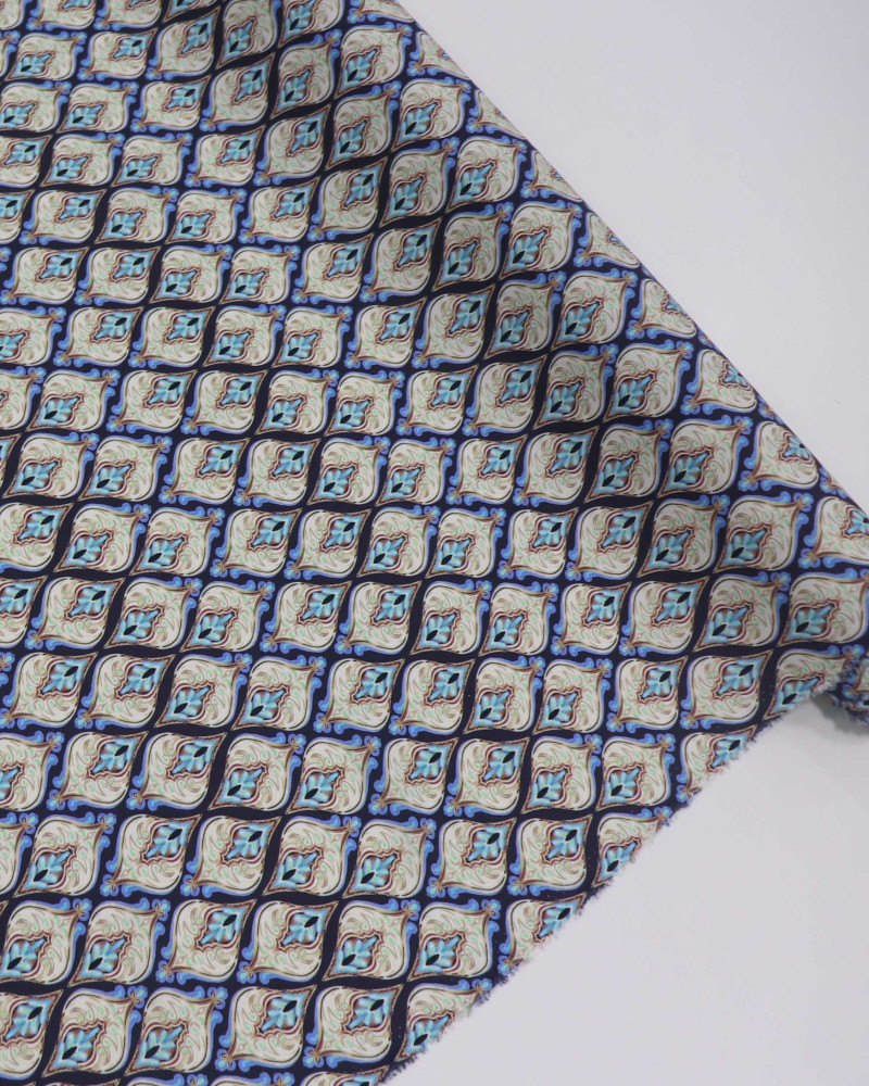 Tecido Viscose Italiano Estampa Desenho Indiano Tons de Azul