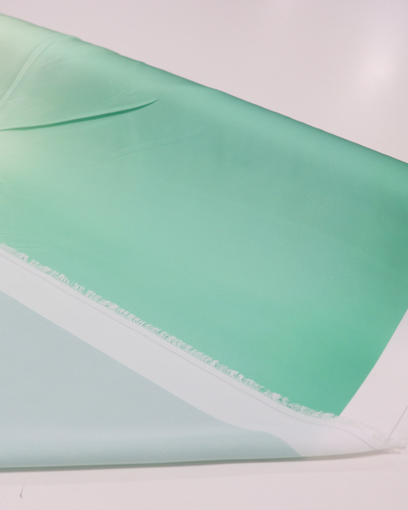 Tecido Crepe Silk Italiano Degradê Lilás e Verde Água