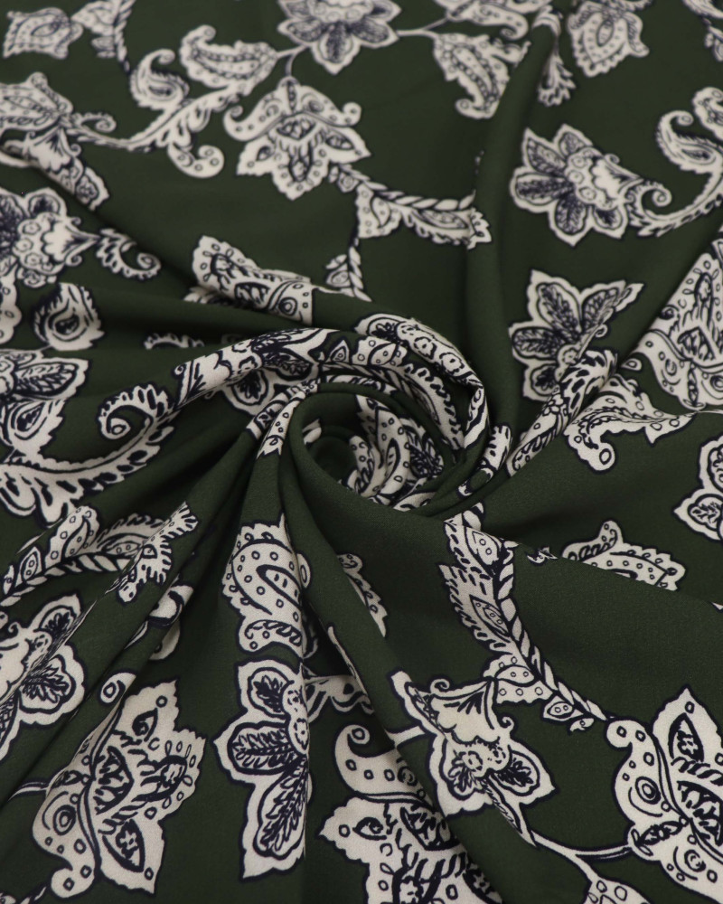 Tecido Viscose Flores e Cashmere Creme e Verde Militar