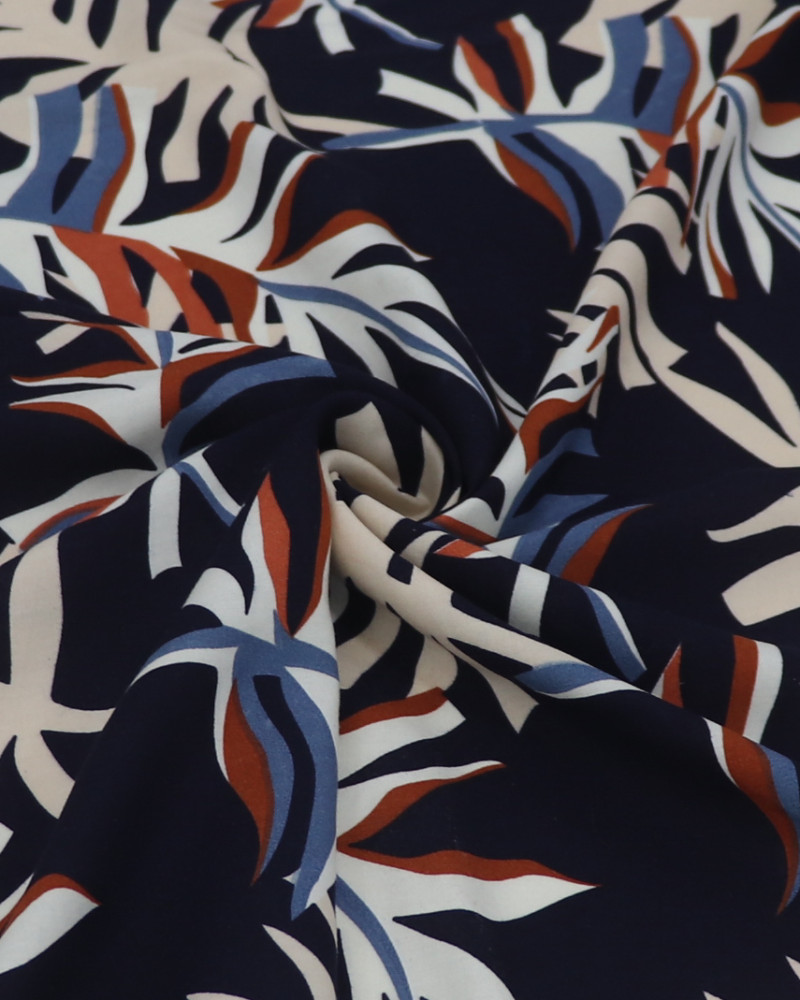 Tecido Viscose Macro Folhagem Marrom, Creme e Tons de Azul (COM DETALHES)