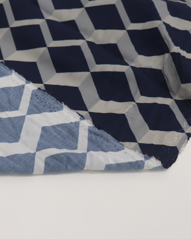 Tecido Viscose Italiano Geométrico 3D Cinza e Azul Marinho (COM DETALHES)