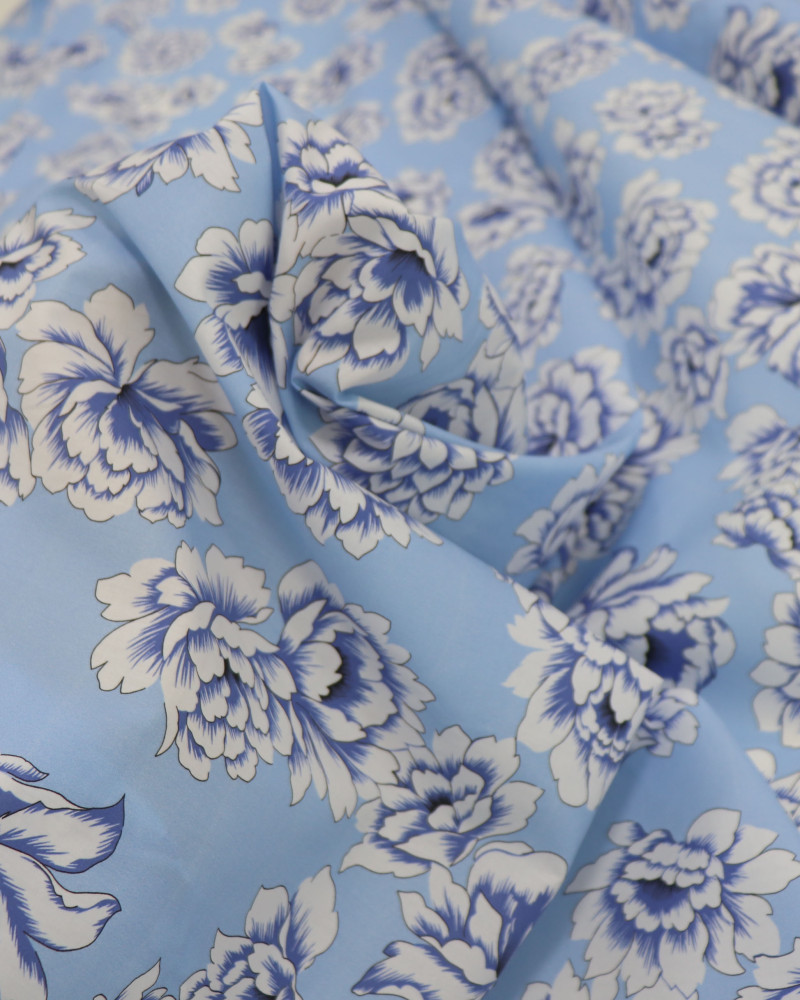 Tecido Tricoline Italiano Flor de Lótus Branco e Tons de Azul (COM DETALHES)