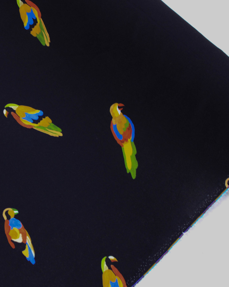 Tecido Viscose Premium Pássaros Colorido e Preto
