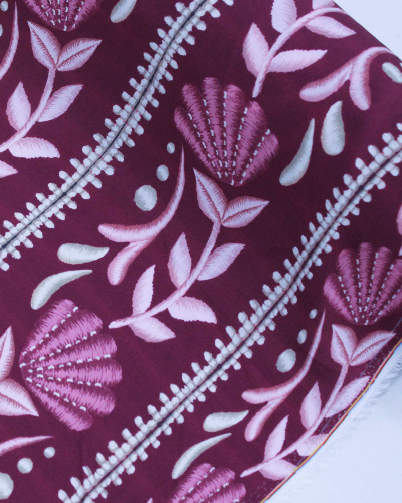 Tecido Viscose Premium Ramos Florais em Listras Bege e Tons de Roxo