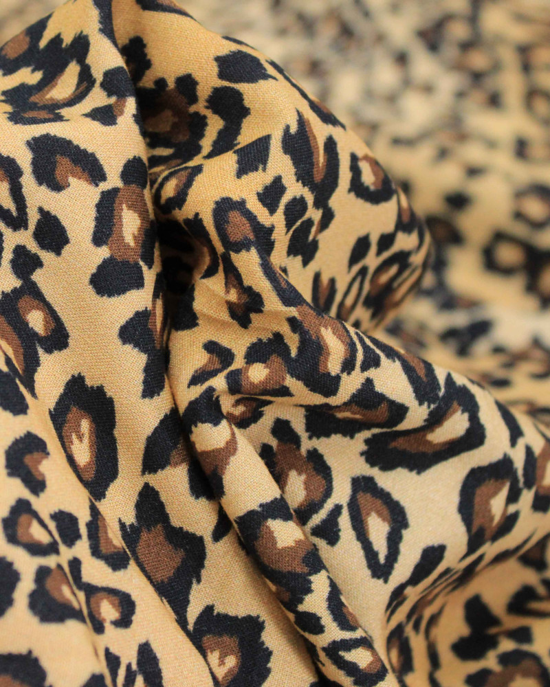 Tecido Viscose Premium Animal Print Preto e Tons de Marrom