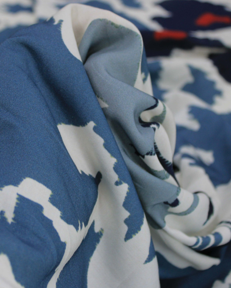 Tecido Viscose Premium Barrado Arte Abstrata Tons de Azul e Offwhite