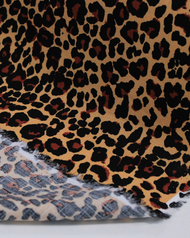 Tecido Viscose Texturizada Animal Print Preto, Terracota e Argila