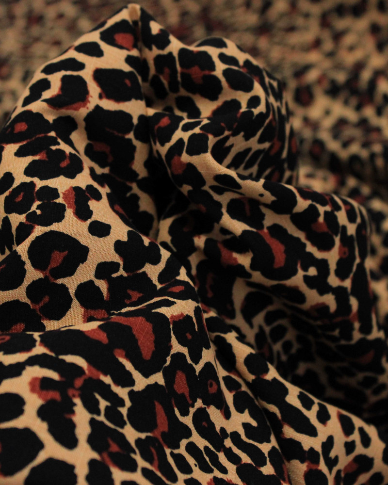 Tecido Viscose Texturizada Animal Print Preto, Terracota e Argila