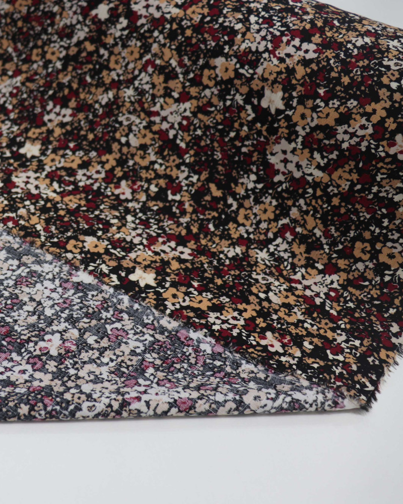 Tecido Viscose Texturizada Micro Tapete Floral Marsala, Bege e Preto