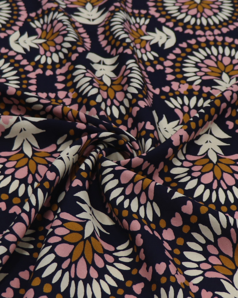 Tecido Viscose Arco de Folhas Creme, Rosa e Azul Marinho Noite