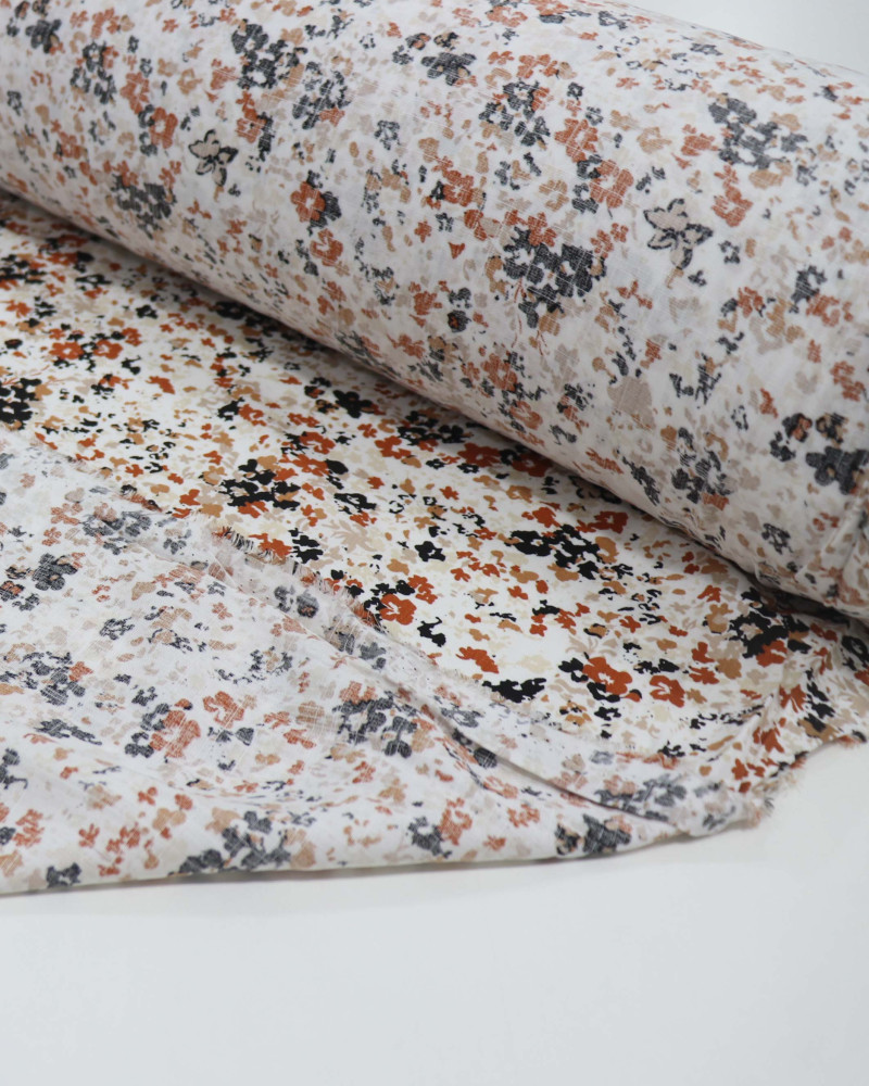 Tecido Viscose Texturizada Micro Tapete Floral Terracota, Preto e Branco