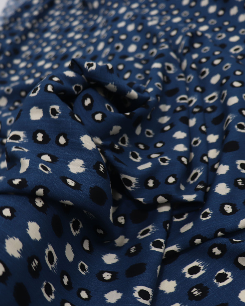 Tecido Viscose Texturizada Pontos Geométricos Offwhite, Preto e Azul Petróleo