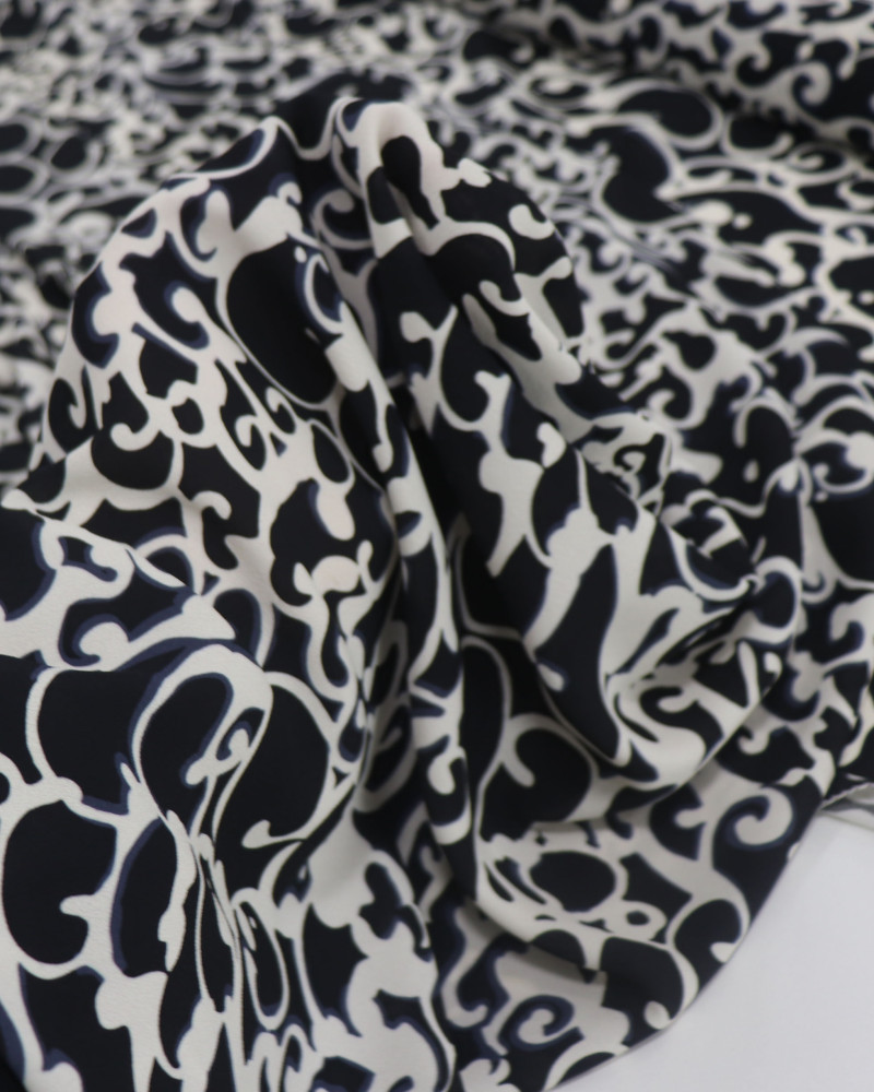 Tecido Crepe de Viscose Italiano Ondas Abstratas Preto e Creme