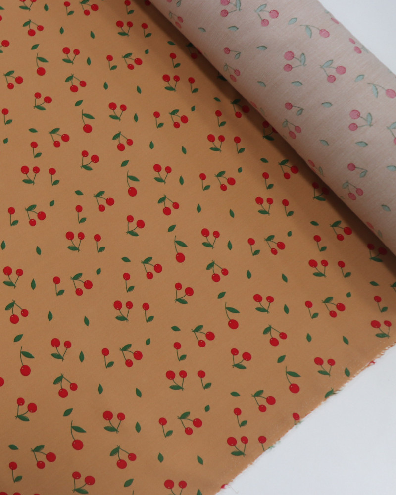Tecido Viscose Micro Cerejas Vermelho e Caramelo