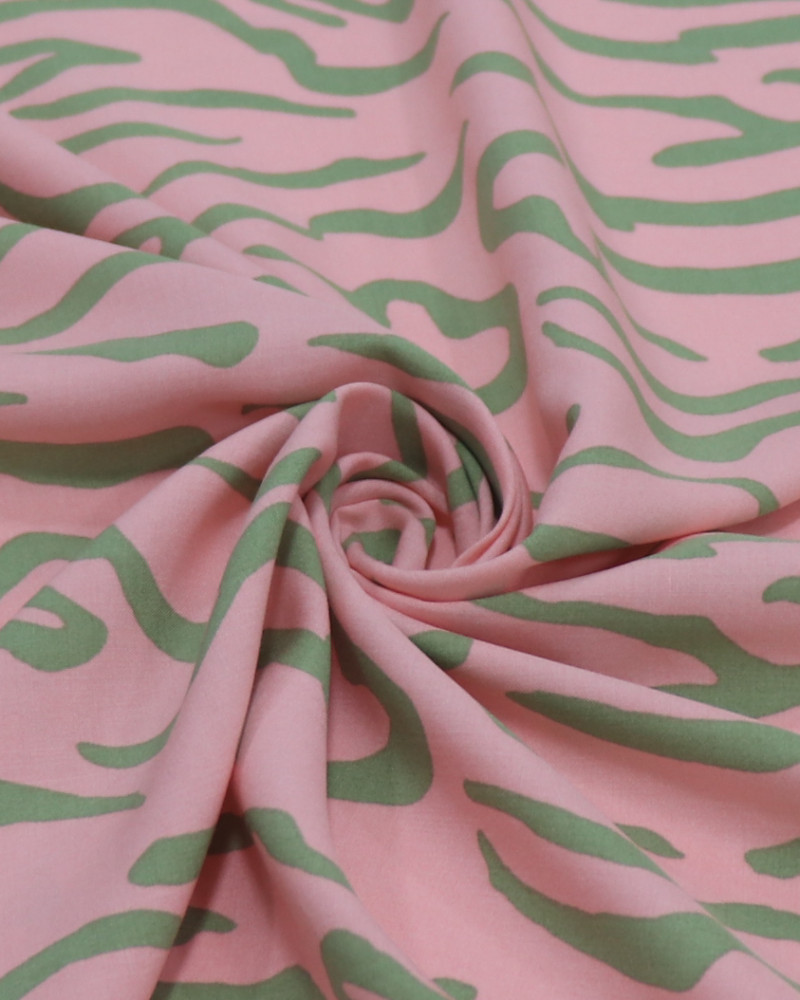 Tecido Viscose Animal Print Verde e Rosa Chiclete (1.9m)