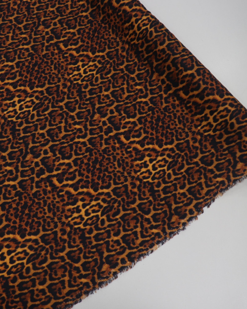Tecido Viscose Sarjada Italiano Aniamal Print Clássico