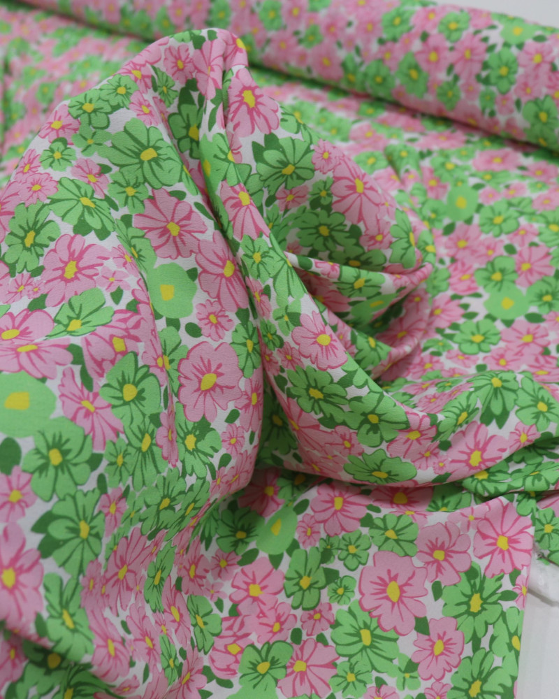 Tecido Crepe de Viscose Italiano Tapete Floral Verde, Rosa e Branco