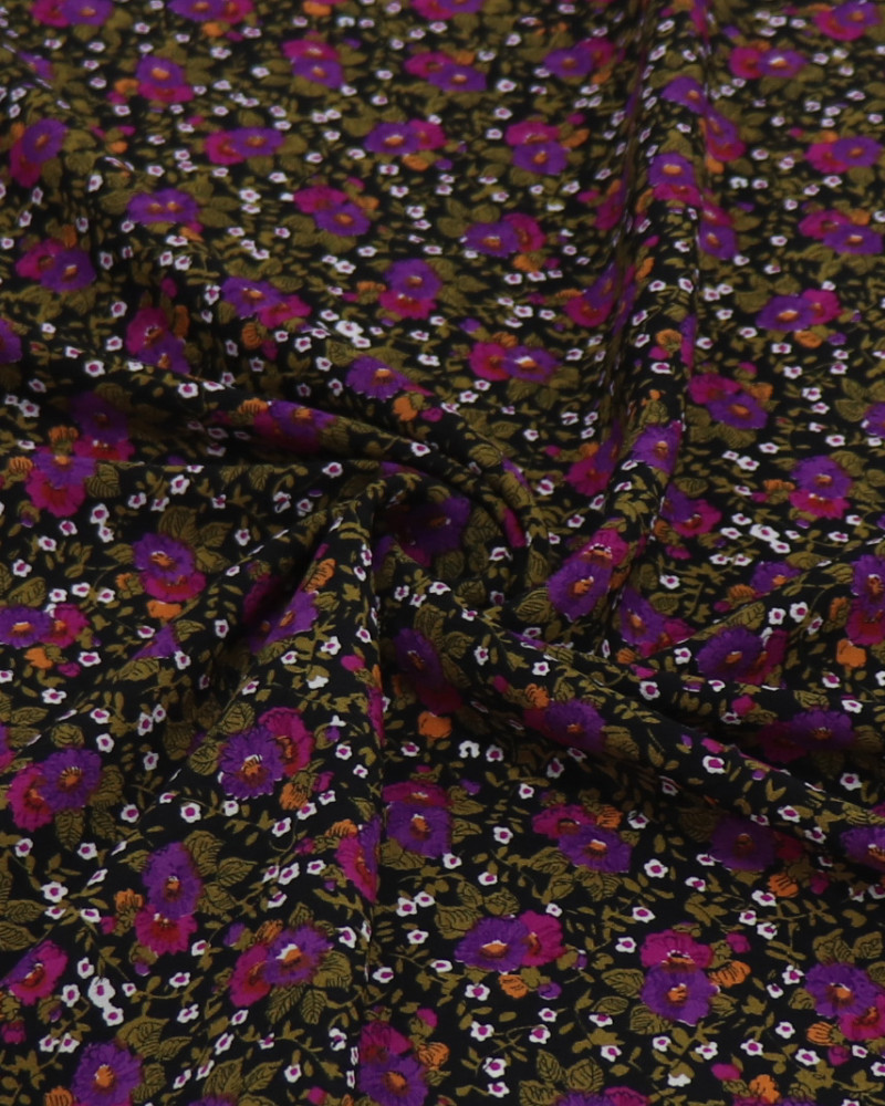 Tecido Crepe de Viscose Italiano Micro Tapete Floral e Ramos Roxo, Bege e Preto