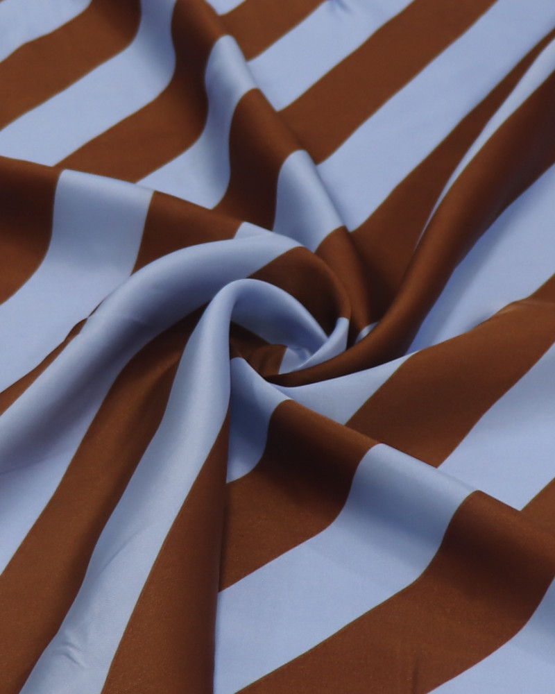 Tecido Viscose Acetinada Italiano Listras Diagonais Marrom e Azul Celeste