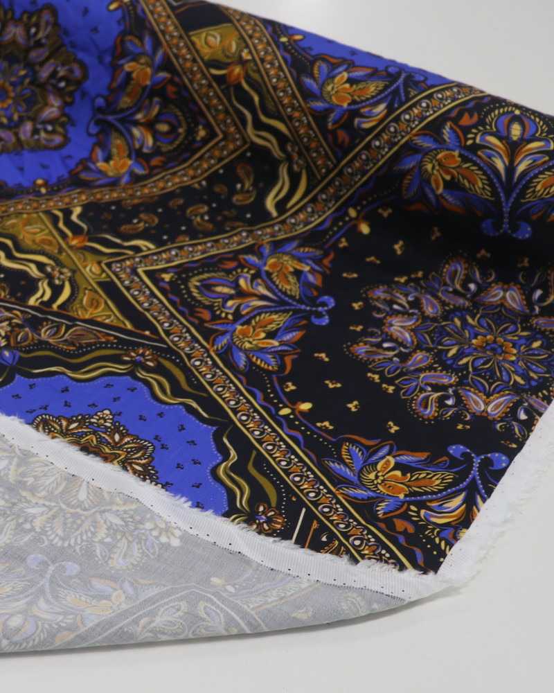 Tecido Viscose Acetinada Italiano Lenços Irregulares Mandalas Azul, Dourado e Preto