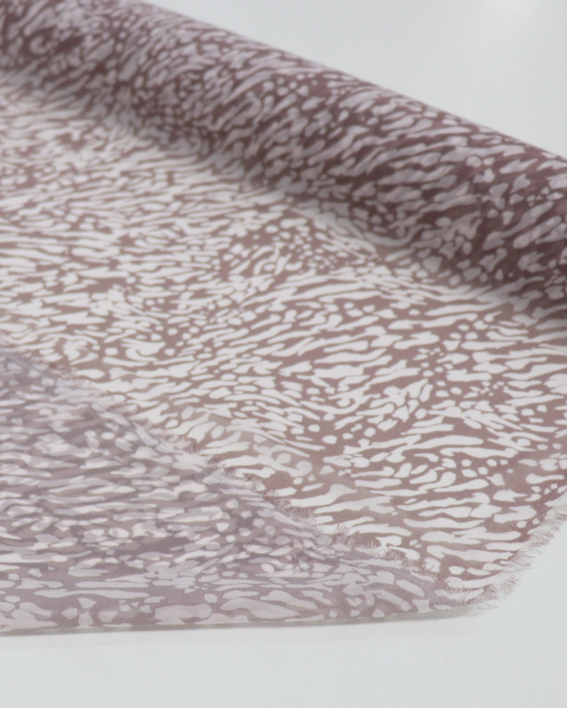 Tecido Crepe Chiffon Italiano Toque de Seda Animal Print Branco e Nude