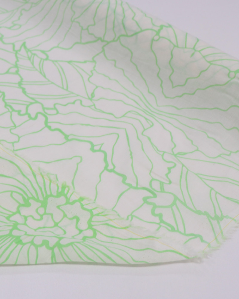 Tecido Viscose Fina Italiano Macro Rascunho Floral Verde e Branco