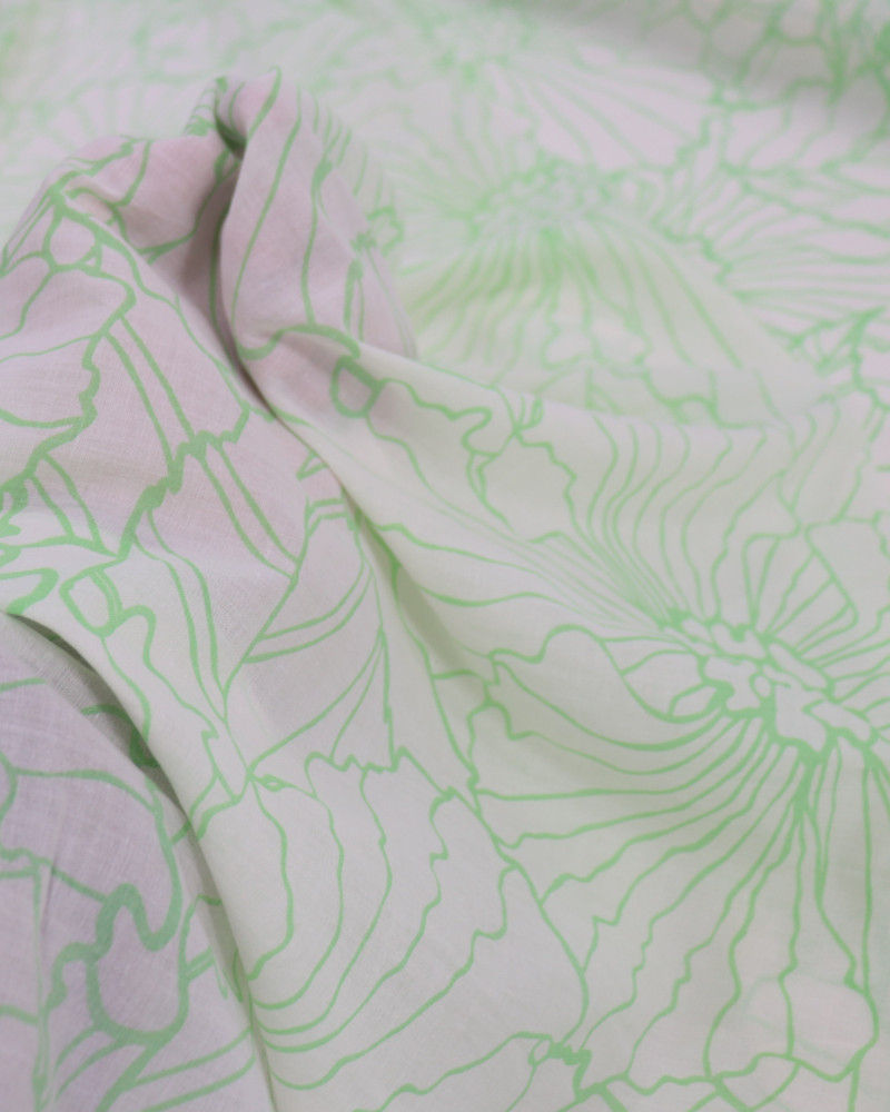 Tecido Viscose Fina Italiano Macro Rascunho Floral Verde e Branco