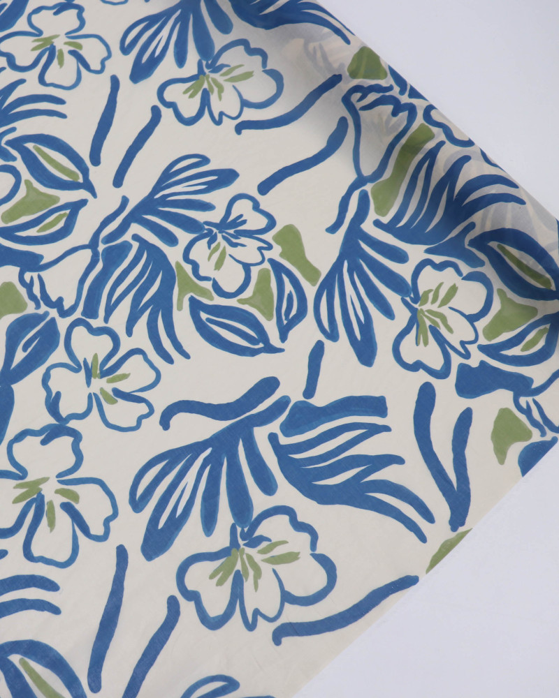 Tecido Cambraia de Algodão Italiano Rascunhos em Aquarela Verde, Azul e Creme (0.7m)