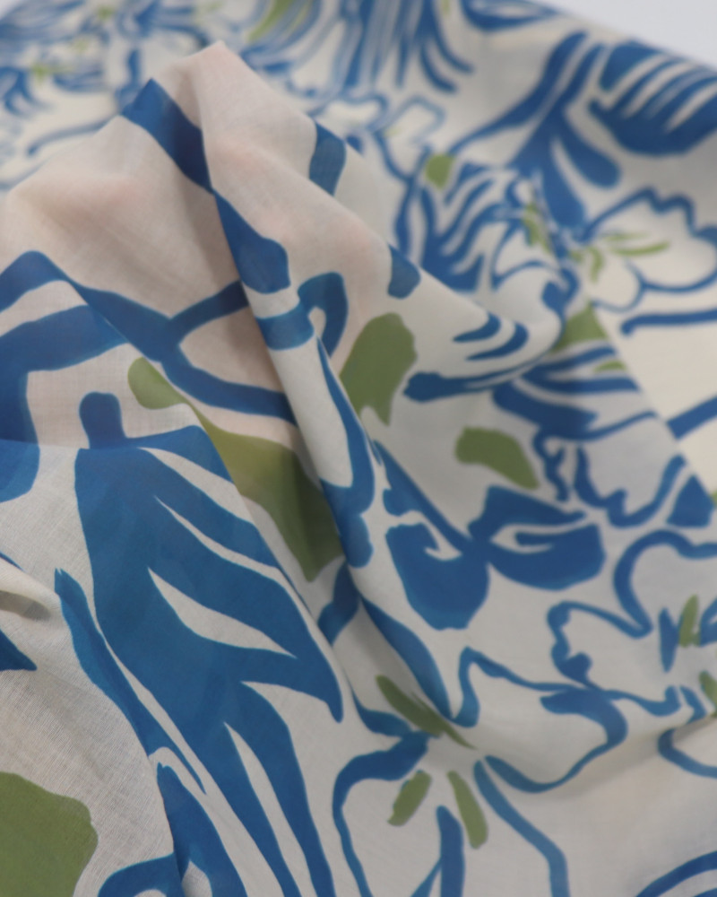 Tecido Cambraia de Algodão Italiano Rascunhos em Aquarela Verde, Azul e Creme (0.7m)