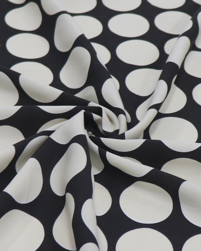 Tecido Viscose Italiana Acetinada Poá Regular Creme e Preto