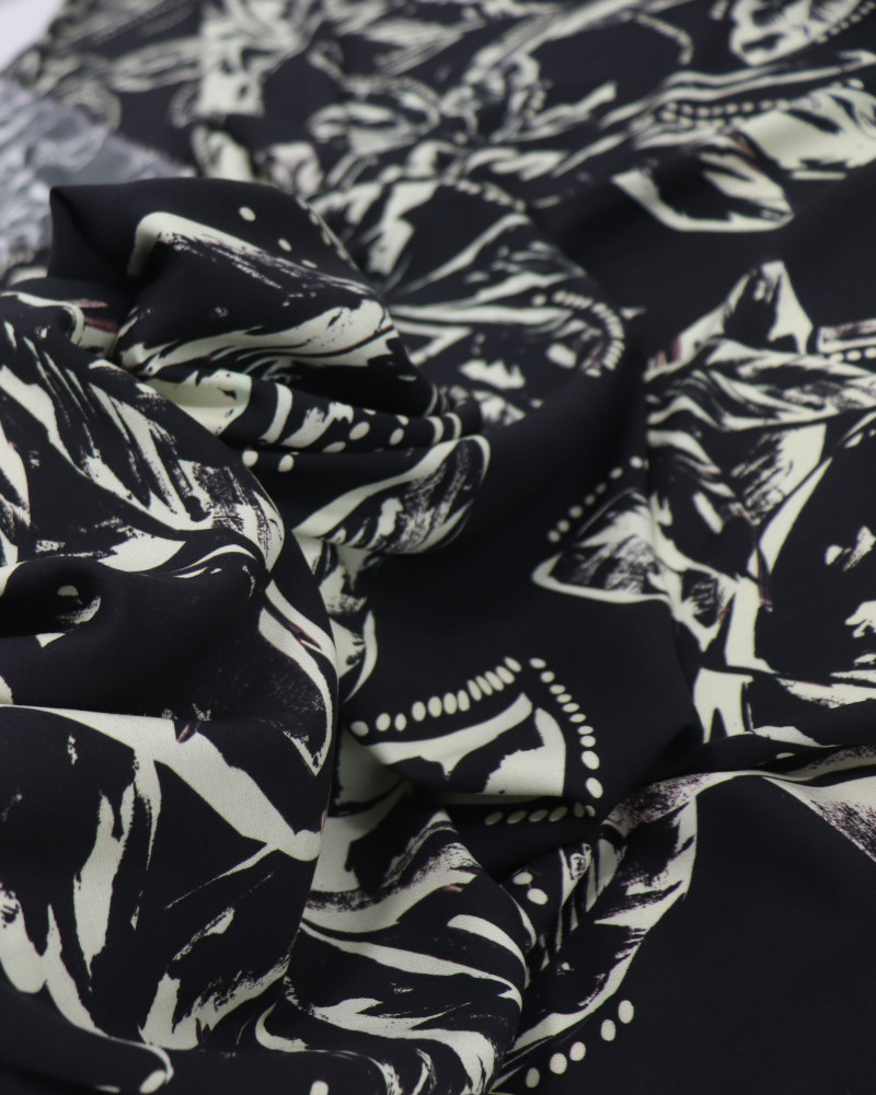 Tecido Viscose Italiano Macro Folhagem e Pontos Creme e Preto