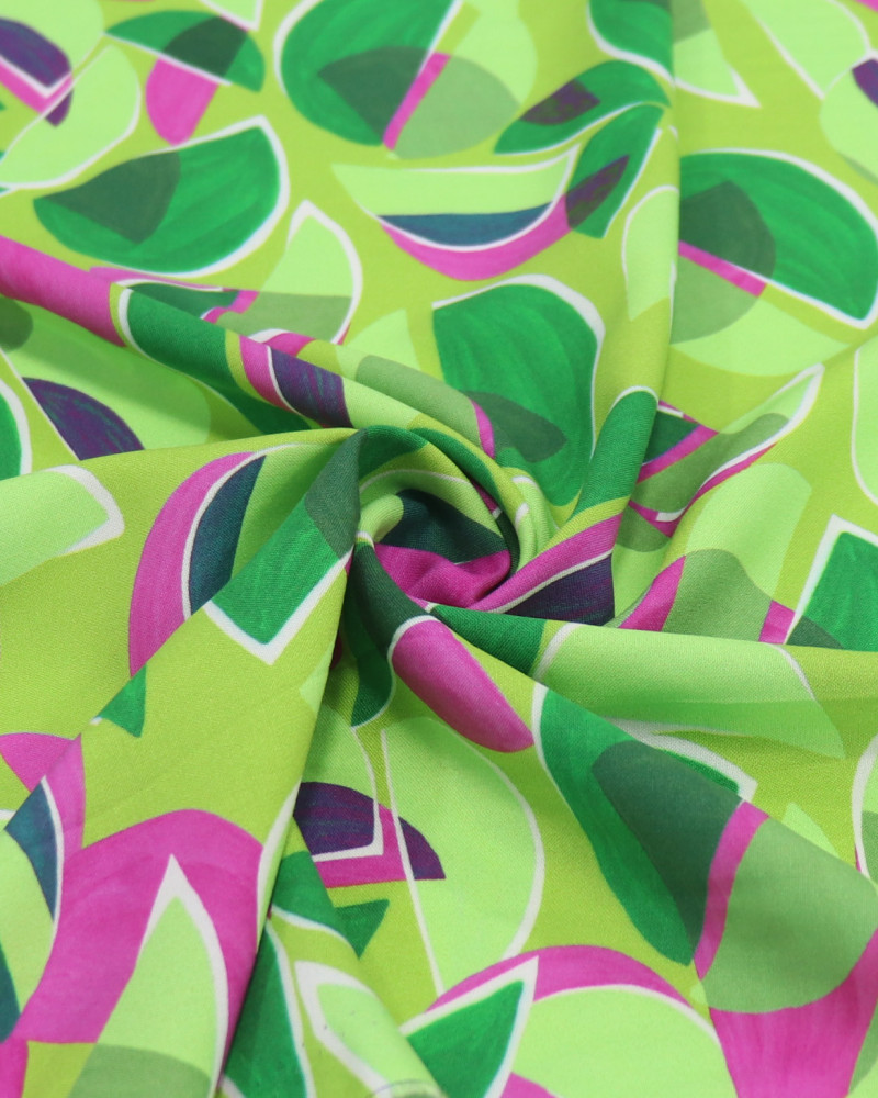 Tecido Viscose Italiano Semicírculos Sobreposto Rosa e Tons de Verde