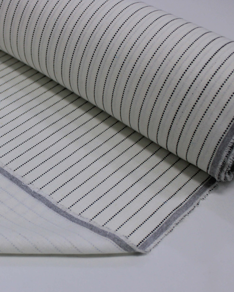 Tecido Linho Misto Risca de Giz Preto e Offwhite