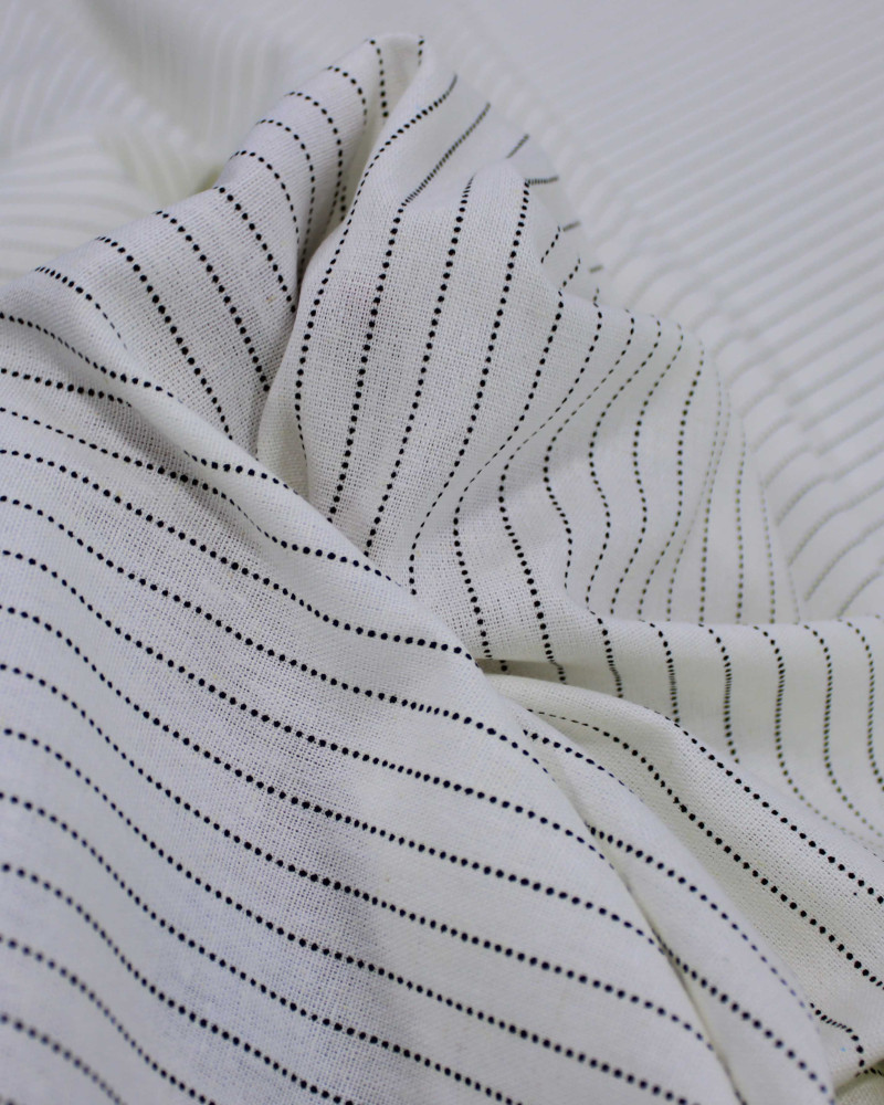 Tecido Linho Misto Risca de Giz Preto e Offwhite