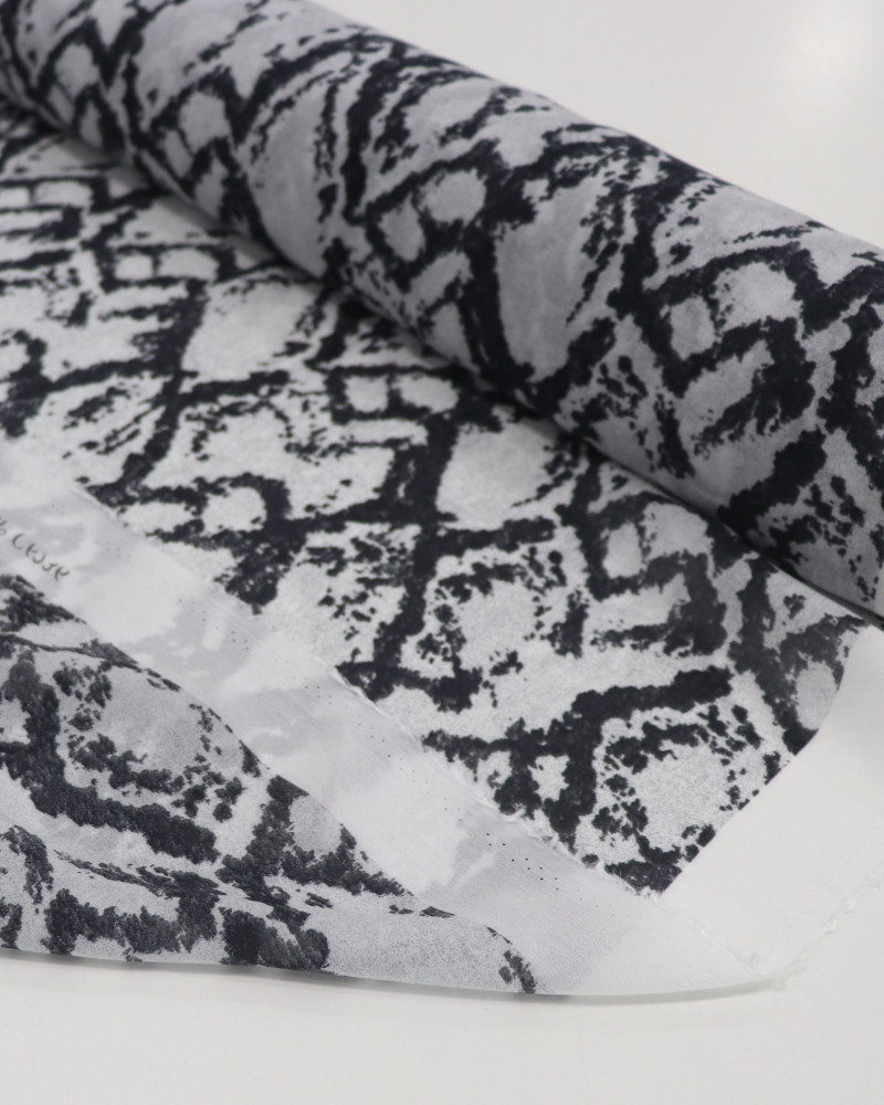 Tecido Crepe Chiffon Italiano Estampa Abstrata Cinza e Preto