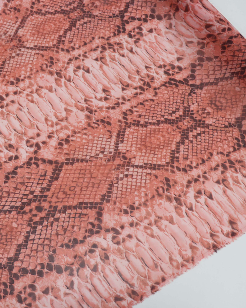 Tecido Crepe Chiffon Italiano Animal Print Escamas Tons de Vermelho