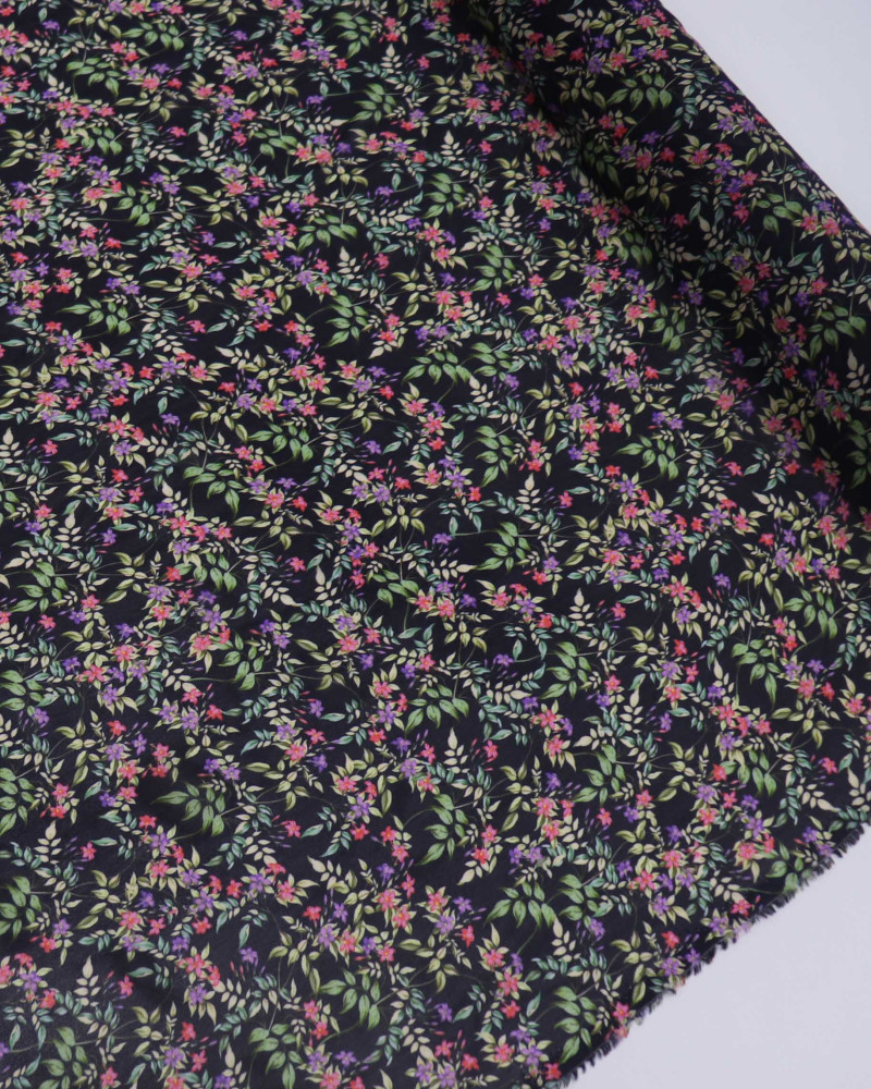 Tecido Crepe Chiffon Italiano Ramos Florais Lilás Vermelho e Preto