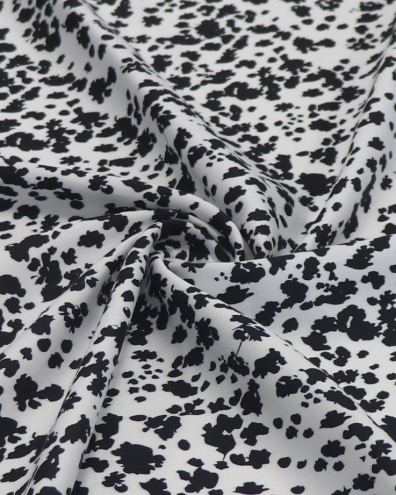 Tecido Viscose Acetinada Italiano Folhagens Abstratas P/B