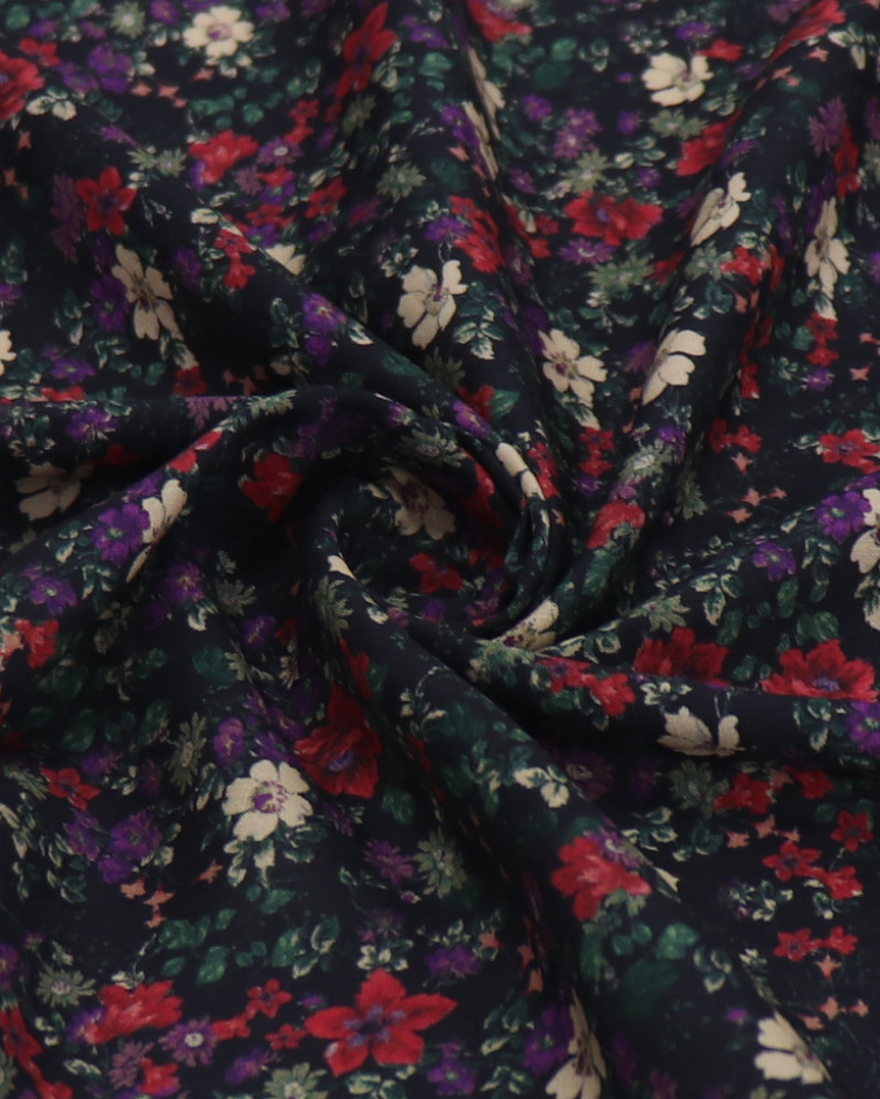 Tecido Viscose Italiano Tapete Floral Vermelho, Roxo e Preto