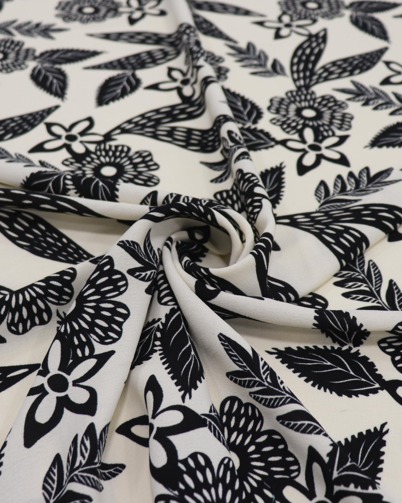 Tecido Crepe Koshibo Pintura Floral Pontilhada Preto e Creme