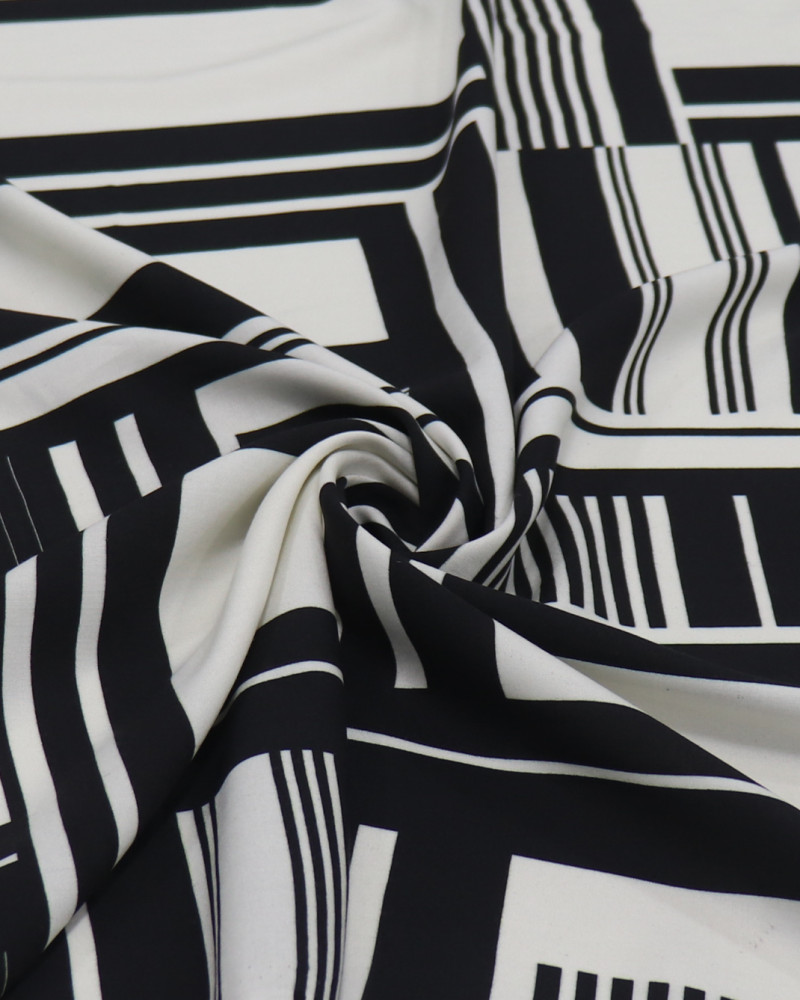 Tecido Viscose Italiano Macro Geométrico Preto e Branco
