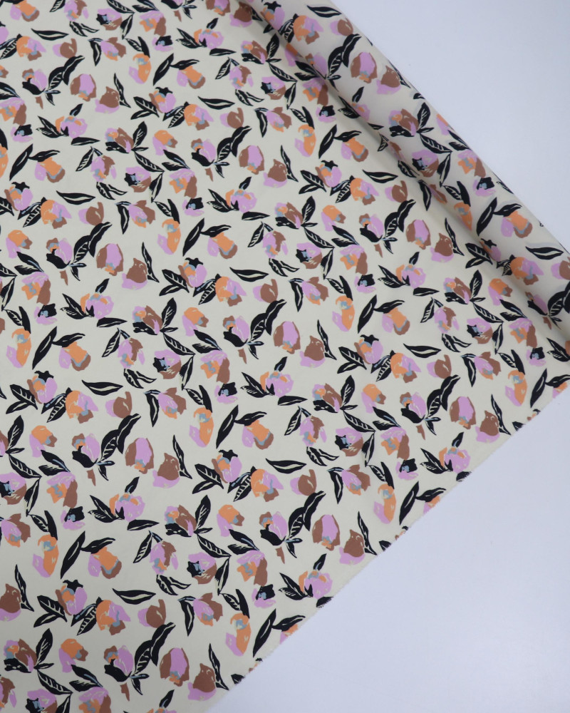 Tecido Crepe Salinas Italiano Desenho Floral Tons Pastéis e Creme