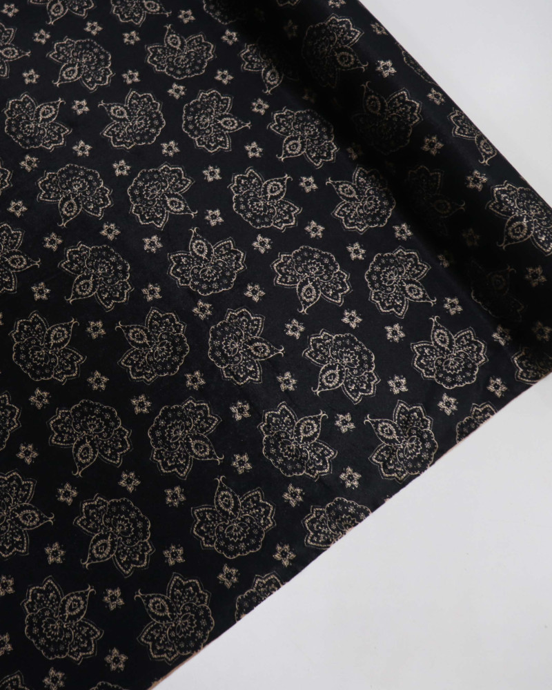 Tecido Veludo Italiano Leve Floral Boho Bege e Preto