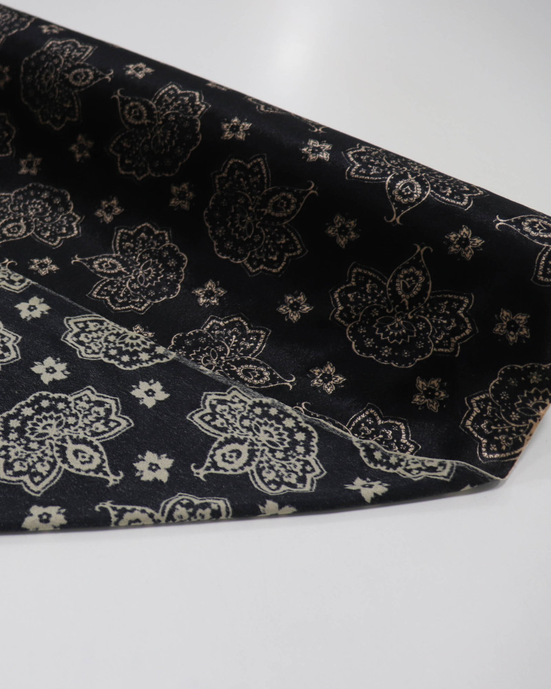 Tecido Veludo Italiano Leve Floral Boho Bege e Preto