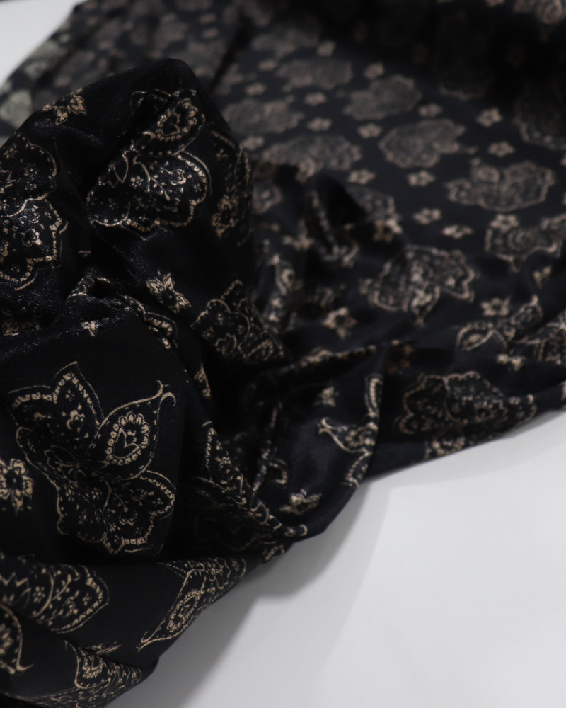Tecido Veludo Italiano Leve Floral Boho Bege e Preto