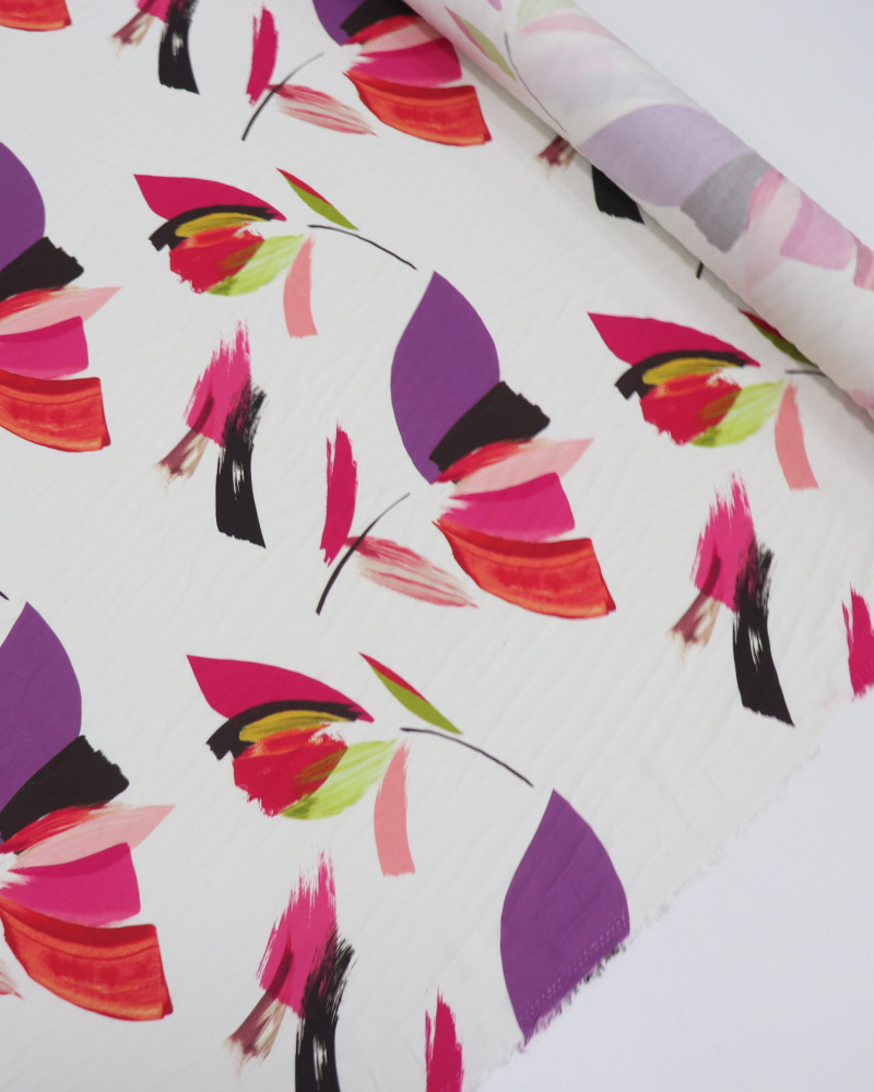 Tecido Viscose Italiano Pincelada Floral Colorido e Creme