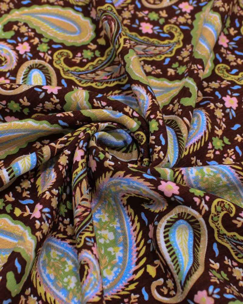 Tecido Viscose Texturizada Paisley Candy Color e Marrom